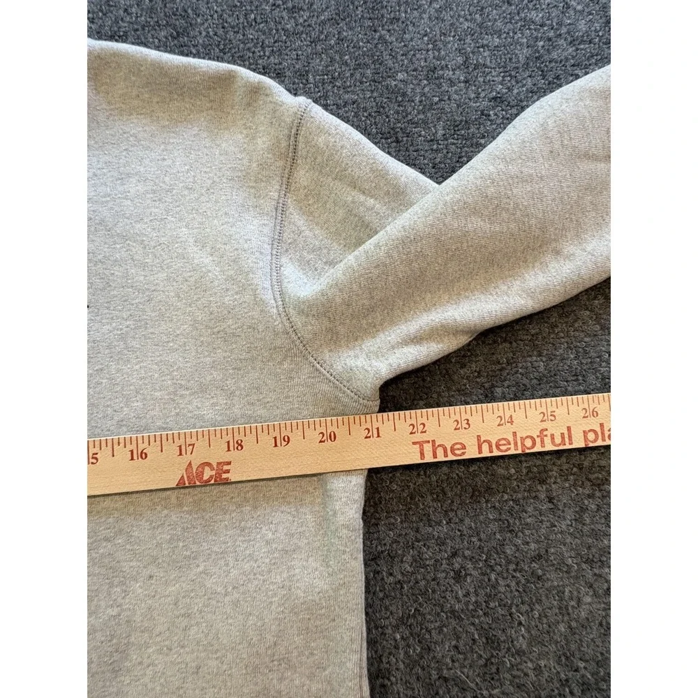 Makia Sweater Mens Medium Embroidered Fly Fishing Crewneck‎ Pullover Helsinki